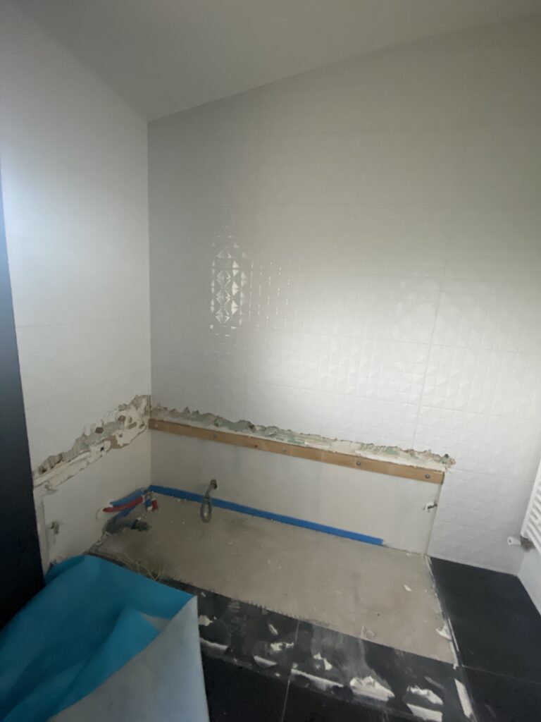 Dépose baignoire salle de bain fleurey